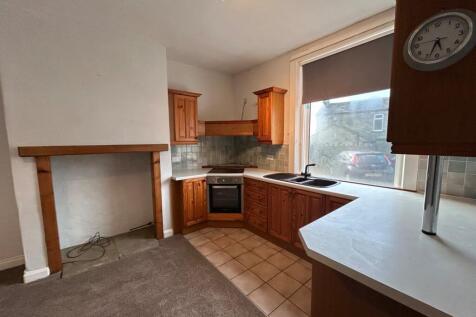 Temperance Fields, Scholes, Cleckheaton, BD19 photo 4