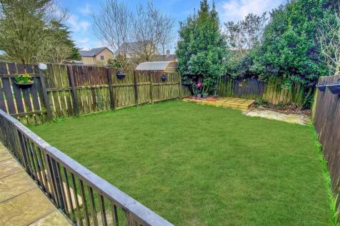 16 Fairview Park Garden