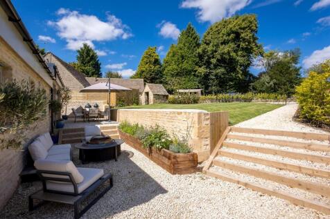 32 - The Old Post Office - GL7 7EF - Web.jpg