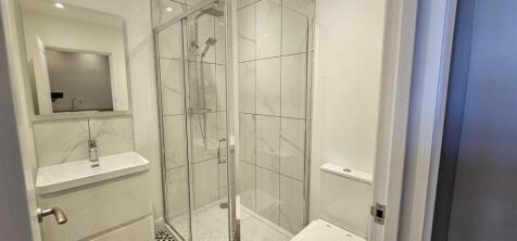 flat7shower.jpeg