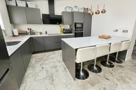 Kitchen/Breakfast Area