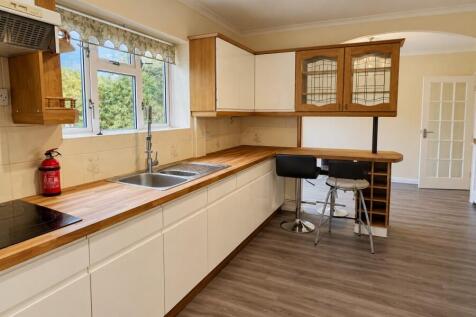 Fir Tree Road, Guildford  photo 3