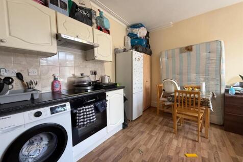 Flat 5, Kelvin Avenue, London photo 4
