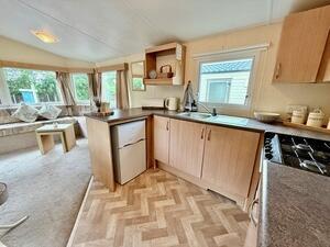 Fully Equipped Kitchen With Fitted Units