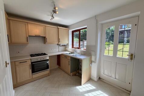 Curlew Close, Uttoxeter photo 4