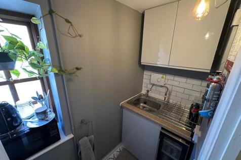 WhatsApp Image 2025-03-11 at 12.34.00_3ac514a6.jpg