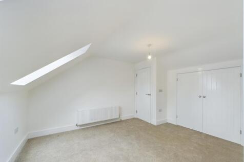 CAM02023G0-PR0055-STILL018