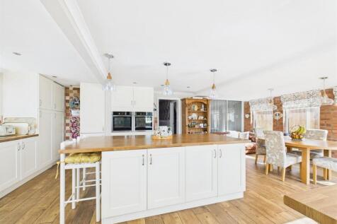 Open Plan Kitchen/Dining Room
