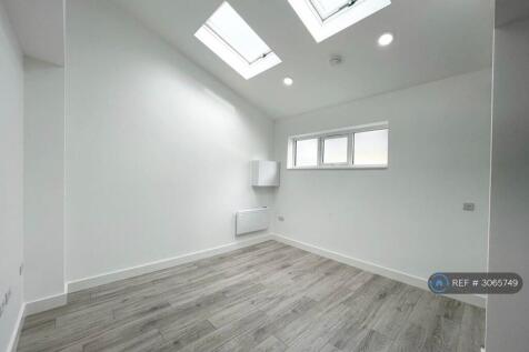 Chingford Road, London, E17 photo 3