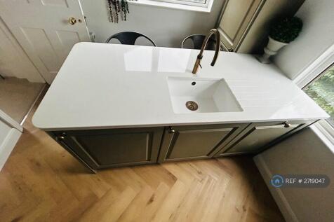 Matching Drainer On Quartz Work Surfaces 