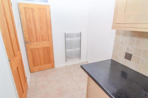 Frobisher Road, Neston photo 3
