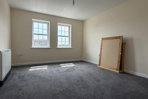 Longchamp Drive, Ely, Cambridgeshire photo 3