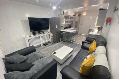 Living Room.jpg