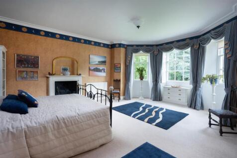 Principal bedroom suite