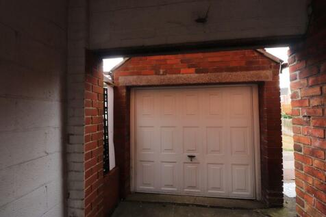 GARAGE/WORKSHOP