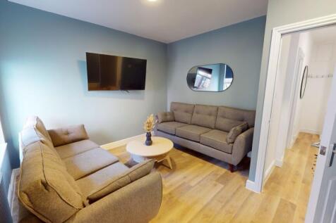 7-bed house on 40 Albert Grove NG7 1PA, £737/mo