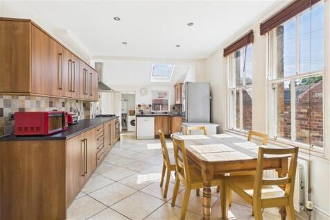 4-bed terraced on Manor House Road, Newcastle Upon Tyne, £2,687/mo