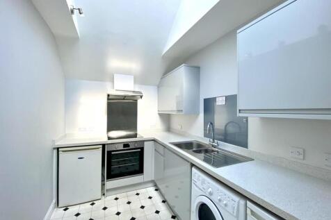 KITCHEN 2.jpg