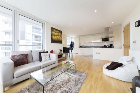 3-bed flat on Lanterns Way, Canary Wharf, £3,500/mo