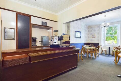 CAM04201G0-PR0017-STILL006