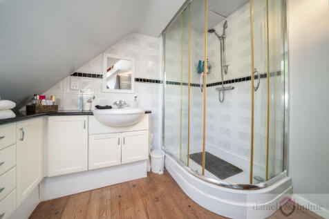 31 Campbell Avenue-10