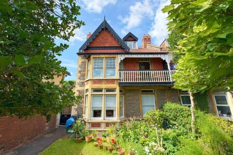 Front shot of property (5).jpg