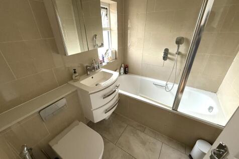 FITTED BATHROOM