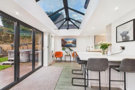 CAM02093G0-PR0067-STILL006