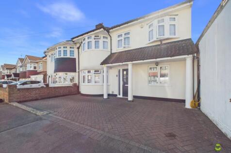 Presented by Clinton at EweMove Bexleyheath and Da