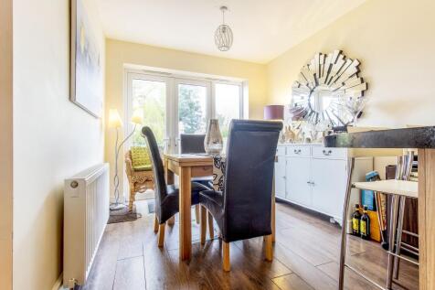 Orchard Close, Fetcham, Leatherhead, KT22 photo 4