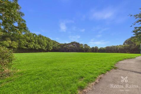 Garland Drive, Leeds, West Yorkshire, LS15 photo 4