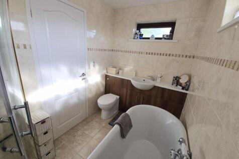 Family Bathroom Additional Image