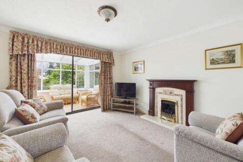Lounge/Dining Room (Virtually Furnished)