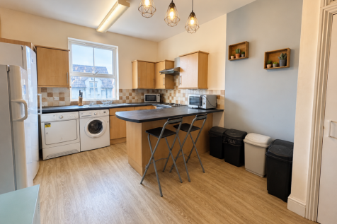 Room 5, Poole Road, BH12 photo 5