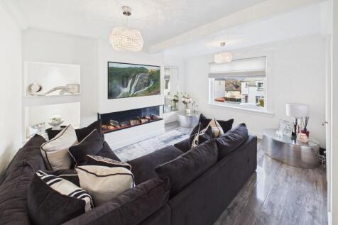 Lounge Angle 1