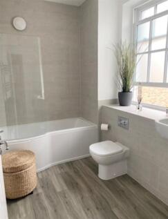 Main Bathroom.jpg