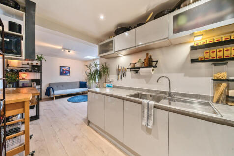 1305926-5-684722b...