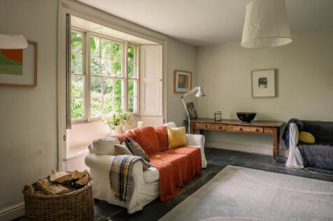 296405 - JAYS 2-9.jpg