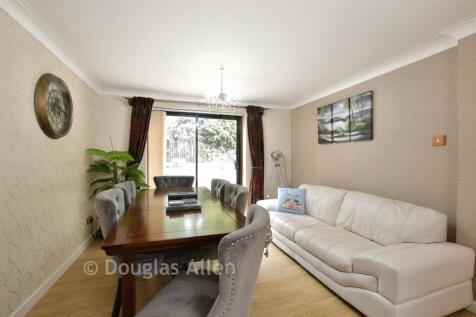 Lounge / Dining Room