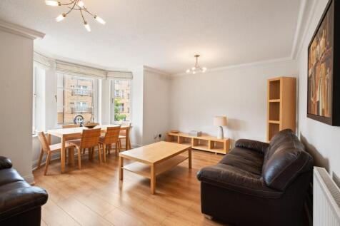 Sitting/Dining Room of 12 (Flat 4) Powderhall Road