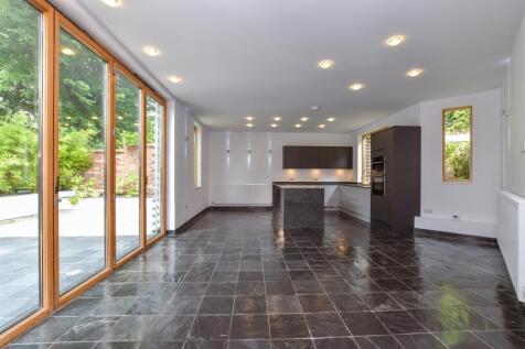 Lounge/ Kitchen