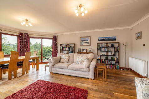 8 bed, 8 bath Detached in Leeds - Photo 6