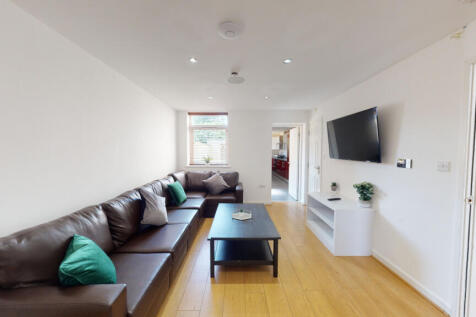 6-bed house on Thornycroft Road, Liverpool, £3,640/mo
