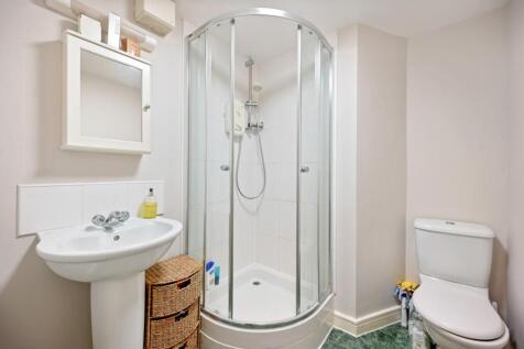 RCFBL- farm close- bathroom 3 (1).jpg
