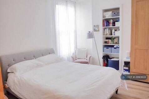 Clarendon Road, London, SW19 photo 5