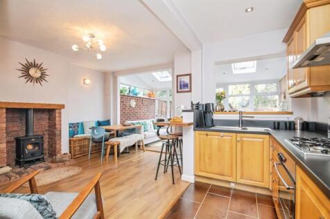 3 bed, 1 bath Semi-Detached in Birmingham - Photo 6