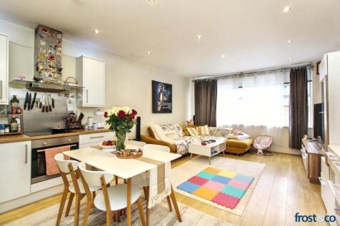 Kitchen to Lounge