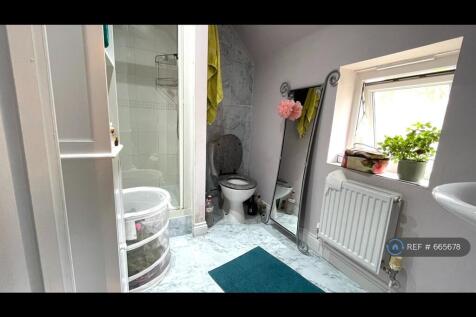 Bedroom 1 En-Suite