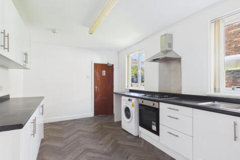 5 Bedroom 2 Bathroom Home for Rent