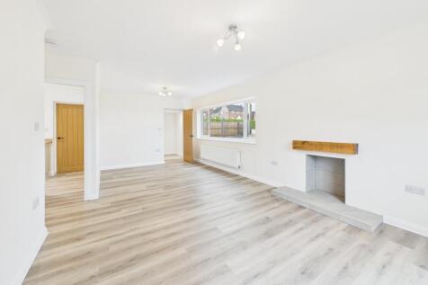open plan lounge &amp; dining room